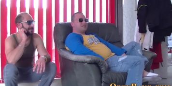 Mature ho in gang bang