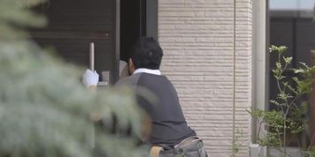 Jap girl gets accosted