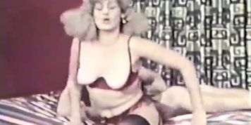 Peepshow Loops 358 70s and 80s - Scene 3 (Isis Taylor)