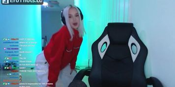 v33froggy twerking (Erica Lightspeed)