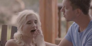 Naomi Woods, Piper Perri share a dick in a cabin