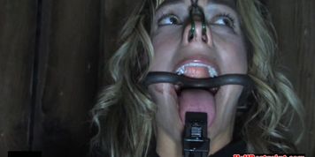 Bound sub fingered before dominated and fed