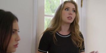 Lesbian Threesome With Strap-ons (Jane Wilde, Lena Paul)