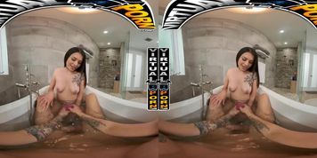 VIRTUALPORN - Getting Frisky With Latin Hottie Reyna DeLaCruz In The Bathtub