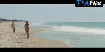 Kate Upton Butt,  Breasts Scene  in The Other Woman