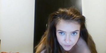 D1amondT1ts - Big saggy boobs and fat ass strips and plays w herself (camwhore)