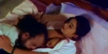 Omanikkan_Oru_Sisiram (Mia Khalifa, Sunny Leone)
