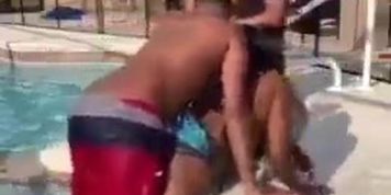 fuck in the pool (FUCK POOL)