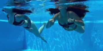 Sexy babes with big boobs swim underwater in the pool (Diana Rius, Laura Dickens)