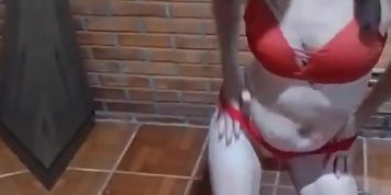 novinha branquina linda, faz um boquete facial incrivel ate receber porra na boca wife giving handjob creampie (Sarah Lollypop)