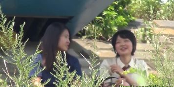 Babe behaved asian teens pee