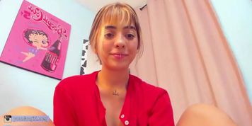 Chaturbate colombian girl playing with her feets doing a footjob to her dildo