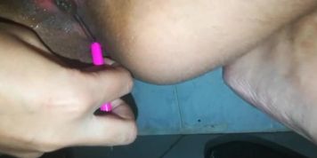 Pakistani Teen pushing pencil in her asshole 