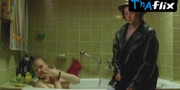 Rosalie Thomass Breasts Scene  in Beste Zeit