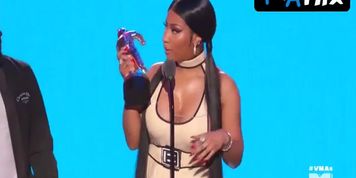 Nicki Minaj Sexy Scene  in Mtv Video Music Awards