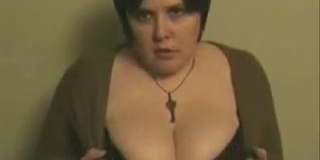 Cam; BBW Hot Teen Girl Shows Her Tits On Webcam!
