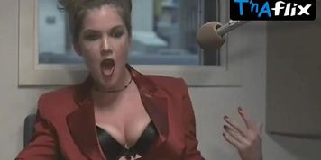 Kira Reed Sexy Scene  in Amy'S O