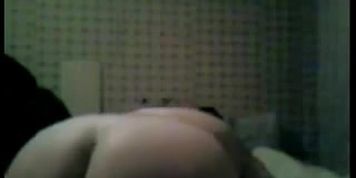 Femme chaude prenant son pied avec monsieur