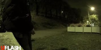 Night Dickflash for 2 Teen in Park