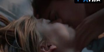 Caitlin Stasey Lesbian Scene  in For The People
