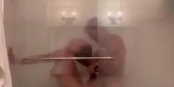 AMANDA TRIVIZAS SHOWER FUCKING