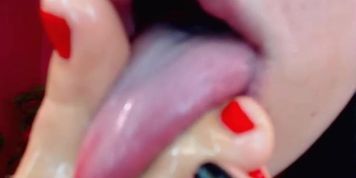 Lesbian toes sucking