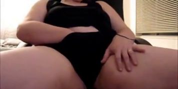 Girl bating for cam with Vibe and Pillow Humping