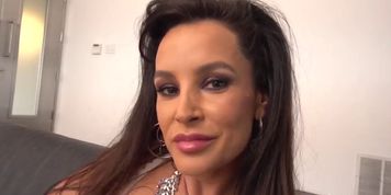THE LISA ANN - Bombshell Lisa Ann Anal Fucked and Facialized by Two Cocks