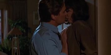 Jeanne Tripplehorn&rsquo;s boobs, pussy close-up - Basic Instinct