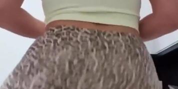 Slim thick White girl Twerking in shorts Yoga pants