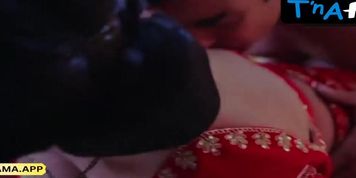 Bharti Jha Bikini Scene  in Good Luck
