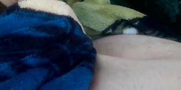 Amateur sucking bgi white dick