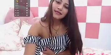Indian girl masturbating live cam (desi_girls, indian_girl)