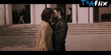 Esha Gupta Sexy Scene  in Jannat 2