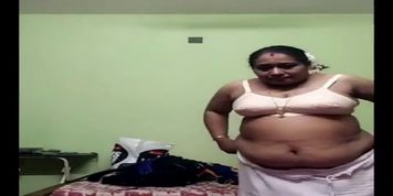 Mallu aunty getting stripped 