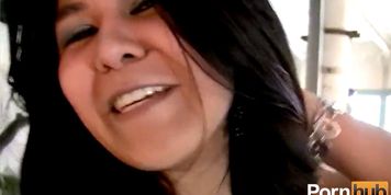 Spanish MILF fucks for grocery money