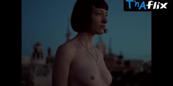 Nerea Revilla Merino Breasts Scene  in Oro