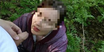 GOLDEN SHOWER ON THE FACE IN THE MOUTH AND CLOTHES IN THE FOREST
