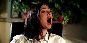 Gorgeous teen gets drilled until cumspraying