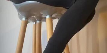 Master max ignoring his foot slave 