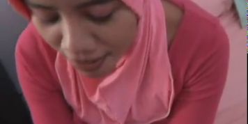 Lovely amateur Arab lady in pink is sucking dick and getting fucked in her