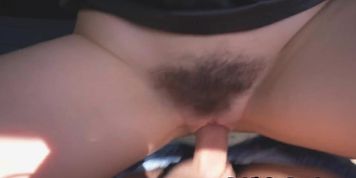 Hairy cougar pusssyfucked in the car