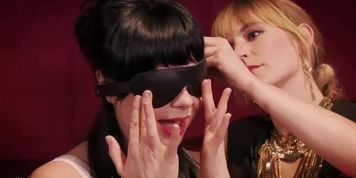 How To: Sensory Deprivation Mindfuck (Eva Elfie, Mona Wales, Siouxsie Q)