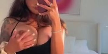 Skylerlo One Tits Pop Out Onlyfans