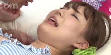 Japanese girl gets a pussy massage