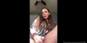 Sexy Trap playing with herself