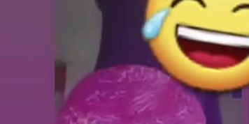 Sexy Tongan girl shaking her ass 