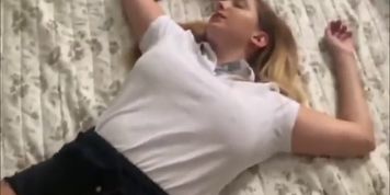 I woke up my stepsis with cock inside her virgin pussy