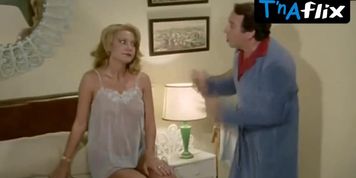 Loreta Tovar Sexy Scene  in Cuatro Mujeres Y Un Lio