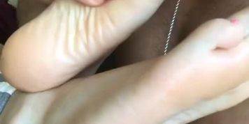 Arab college girl toes sucked(After class)